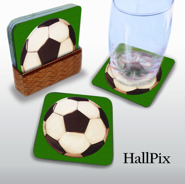 Pelota fútbol con grama